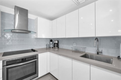 Condominio en alquiler en Miami, Florida, 2 dormitorios, 81.75 m2 № 2057808 - foto 5