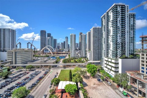 Condominio en alquiler en Miami, Florida, 2 dormitorios, 81.75 m2 № 2057808 - foto 21
