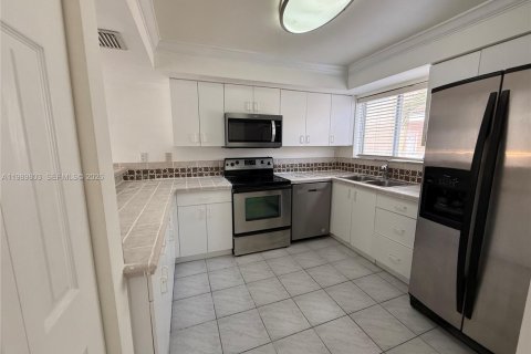 Copropriété à louer à Miami, Floride: 2 chambres, 98.48 m2 № 2051934 - photo 7