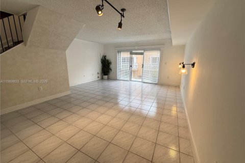 Copropriété à louer à Miami, Floride: 2 chambres, 98.48 m2 № 2051934 - photo 3