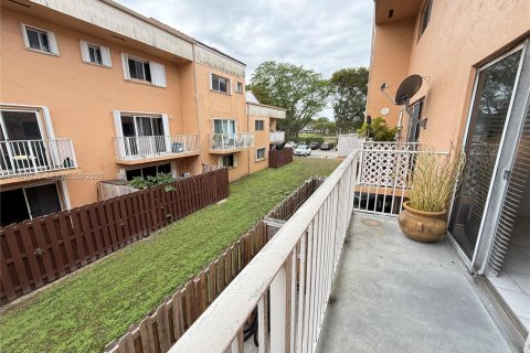 Copropriété à louer à Miami, Floride: 2 chambres, 98.48 m2 № 2051934 - photo 16