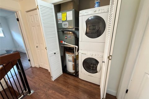 Copropriété à louer à Miami, Floride: 2 chambres, 98.48 m2 № 2051934 - photo 13