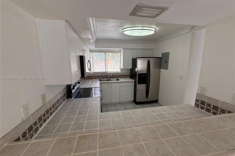 Copropriété à louer à Miami, Floride: 2 chambres, 98.48 m2 № 2051934 - photo 5