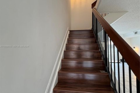 Copropriété à louer à Miami, Floride: 2 chambres, 98.48 m2 № 2051934 - photo 8