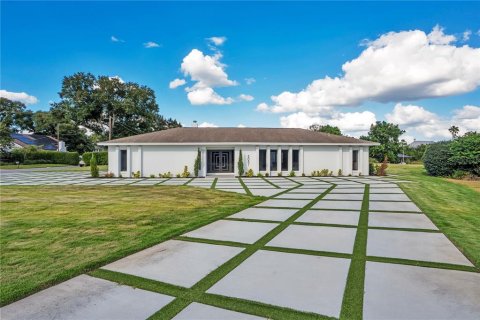 House in Belle Isle, Florida 4 bedrooms, 222.97 sq.m. № 2431077 - photo 9