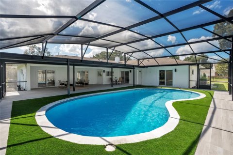 House in Belle Isle, Florida 4 bedrooms, 222.97 sq.m. № 2431077 - photo 8
