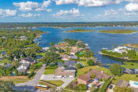 House in Belle Isle, Florida 4 bedrooms, 222.97 sq.m. № 2431077 - photo 3