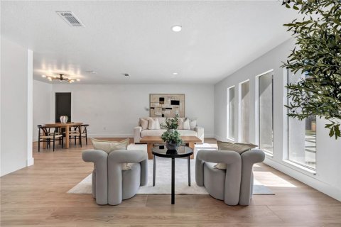House in Belle Isle, Florida 4 bedrooms, 222.97 sq.m. № 2431077 - photo 16