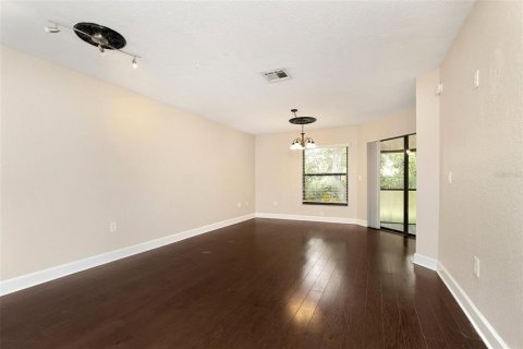 Touwnhouse à vendre à Orlando, Floride: 2 chambres, 99.87 m2 № 2408834 - photo 10
