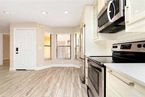 Touwnhouse à vendre à Orlando, Floride: 2 chambres, 99.87 m2 № 2408834 - photo 8