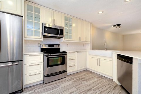 Touwnhouse à vendre à Orlando, Floride: 2 chambres, 99.87 m2 № 2408834 - photo 9