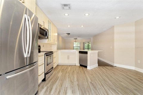 Touwnhouse à vendre à Orlando, Floride: 2 chambres, 99.87 m2 № 2408834 - photo 5