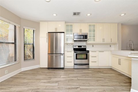 Touwnhouse à vendre à Orlando, Floride: 2 chambres, 99.87 m2 № 2408834 - photo 6