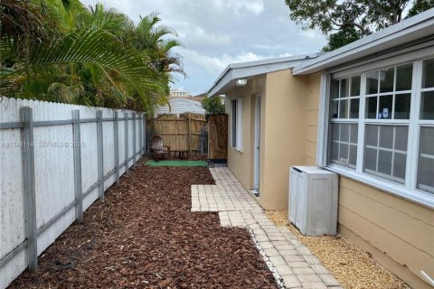 Casa en venta en Miami, Florida, 3 dormitorios, 130.43 m2 № 1495996 - foto 23