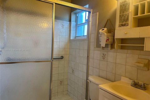 House in Miami, Florida 3 bedrooms, 130.43 sq.m. № 1495996 - photo 28