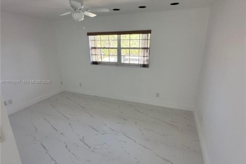 Casa en alquiler en Hollywood, Florida, 3 dormitorios, 179.3 m2 № 2030908 - foto 15