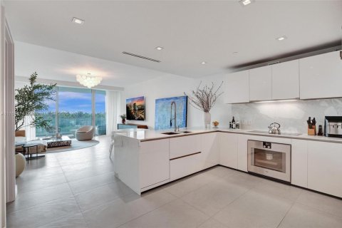 Condo in Bal Harbour, Florida, 1 bedroom  № 1607522 - photo 14