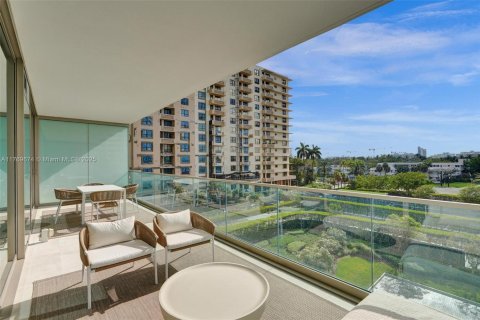 Condo in Bal Harbour, Florida, 1 bedroom  № 1607522 - photo 16