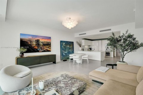 Condo in Bal Harbour, Florida, 1 bedroom  № 1607522 - photo 8