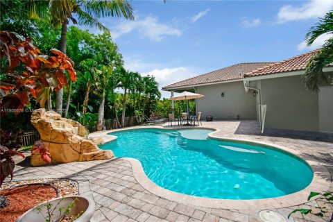 House in Southwest Ranches, Florida 4 bedrooms, 348.57 sq.m. № 2012212 - photo 30