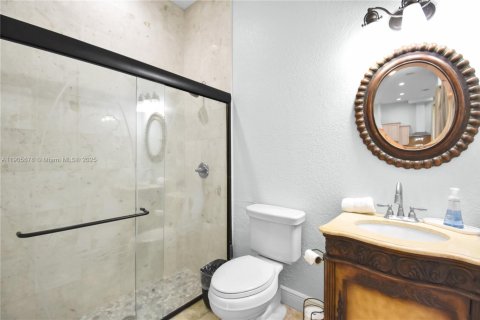 House in Southwest Ranches, Florida 4 bedrooms, 348.57 sq.m. № 2012212 - photo 23