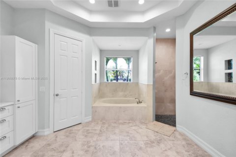 House in Southwest Ranches, Florida 4 bedrooms, 348.57 sq.m. № 2012212 - photo 20