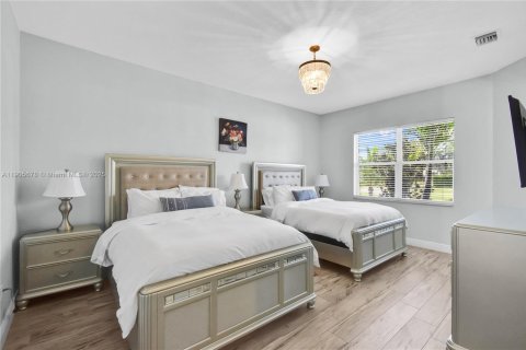 House in Southwest Ranches, Florida 4 bedrooms, 348.57 sq.m. № 2012212 - photo 24