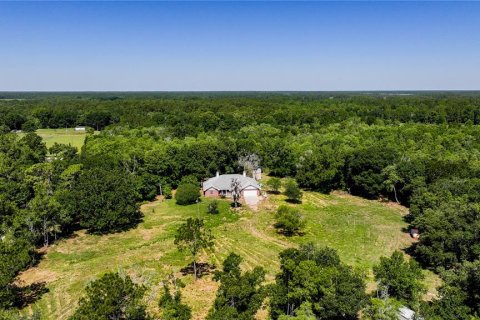 House in Polk City, Florida 4 bedrooms, 197.32 sq.m. № 2151227