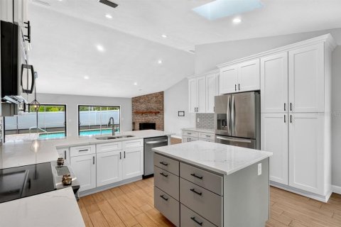 Villa ou maison à vendre à Ormond Beach, Floride: 4 chambres, 229.38 m2 № 2285305 - photo 12