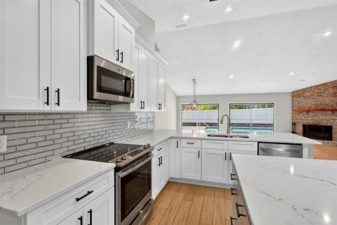 Villa ou maison à vendre à Ormond Beach, Floride: 4 chambres, 229.38 m2 № 2285305 - photo 14