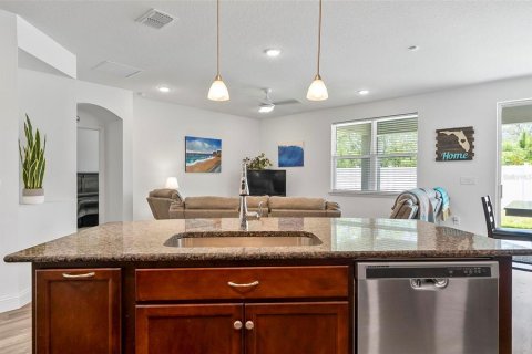 House in Palm Coast, Florida 5 bedrooms, 257.9 sq.m. № 1751460 - photo 11
