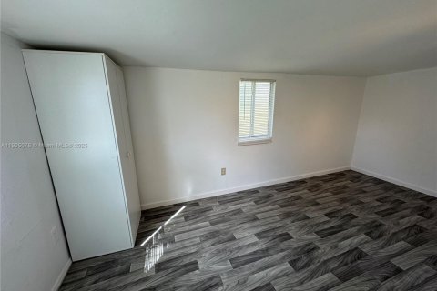 Apartment in Miami, Florida 1 bedroom, 226.12 sq.m. № 1955247 - photo 2