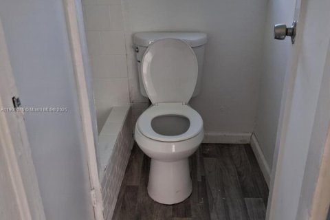 Apartment in Miami, Florida 1 bedroom, 226.12 sq.m. № 1955247 - photo 4