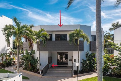 Apartamento en alquiler en Englewood, Florida, 2 dormitorios, 107.77 m2 № 1913728 - foto 2