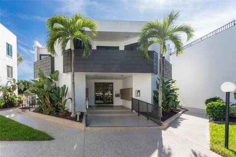 Apartamento en alquiler en Englewood, Florida, 2 dormitorios, 107.77 m2 № 1913728 - foto 4
