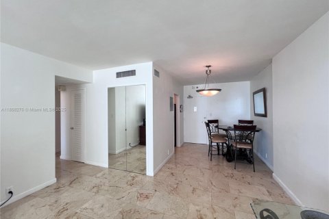 Condominio en alquiler en Miami Beach, Florida, 1 dormitorio, 79.15 m2 № 1897549 - foto 7