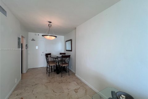 Condominio en alquiler en Miami Beach, Florida, 1 dormitorio, 79.15 m2 № 1897549 - foto 6
