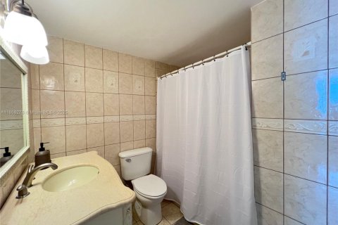 Condominio en alquiler en Miami Beach, Florida, 1 dormitorio, 79.15 m2 № 1897549 - foto 15