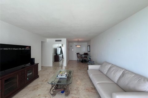 Condominio en alquiler en Miami Beach, Florida, 1 dormitorio, 79.15 m2 № 1897549 - foto 3