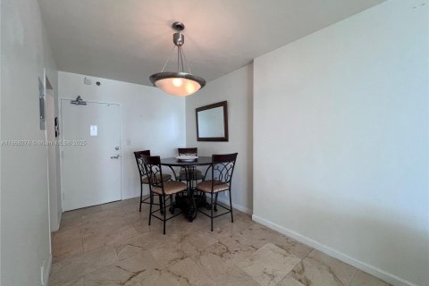 Condominio en alquiler en Miami Beach, Florida, 1 dormitorio, 79.15 m2 № 1897549 - foto 8