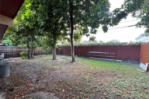 Casa en venta en Miami, Florida, 3 dormitorios, 133.78 m2 № 2076841 - foto 26