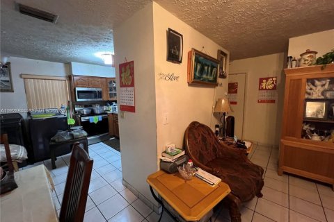 Casa en venta en Miami, Florida, 3 dormitorios, 133.78 m2 № 2076841 - foto 23