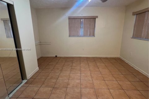 Casa en venta en Miami, Florida, 3 dormitorios, 133.78 m2 № 2076841 - foto 14