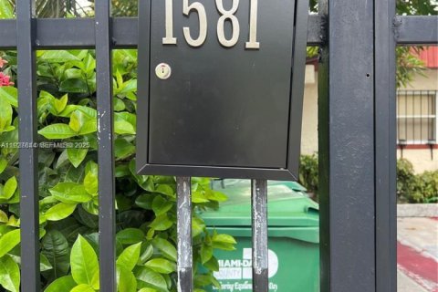 Casa en venta en Miami, Florida, 3 dormitorios, 133.78 m2 № 2076841 - foto 28
