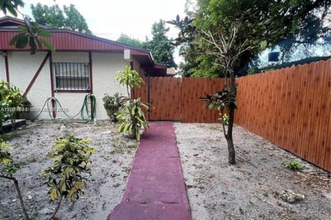 Casa en venta en Miami, Florida, 3 dormitorios, 133.78 m2 № 2076841 - foto 4