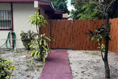 Casa en venta en Miami, Florida, 3 dormitorios, 133.78 m2 № 2076841 - foto 3