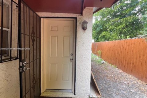 Casa en venta en Miami, Florida, 3 dormitorios, 133.78 m2 № 2076841 - foto 5