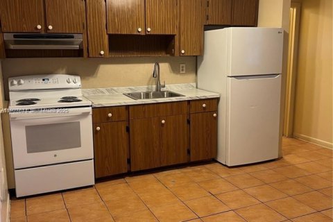Casa en venta en Miami, Florida, 3 dormitorios, 133.78 m2 № 2076841 - foto 8