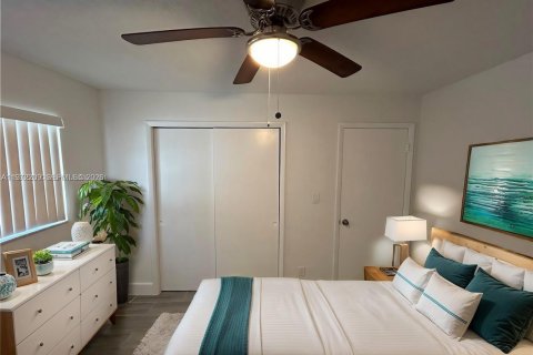 Condo in Dania Beach, Florida, 2 bedrooms  № 2033955 - photo 7