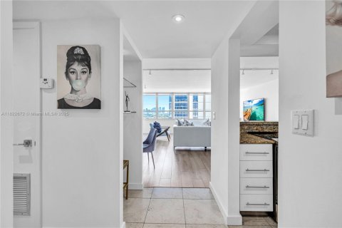 Copropriété à vendre à Miami Beach, Floride: 1 chambre, 95.41 m2 № 1896879 - photo 22